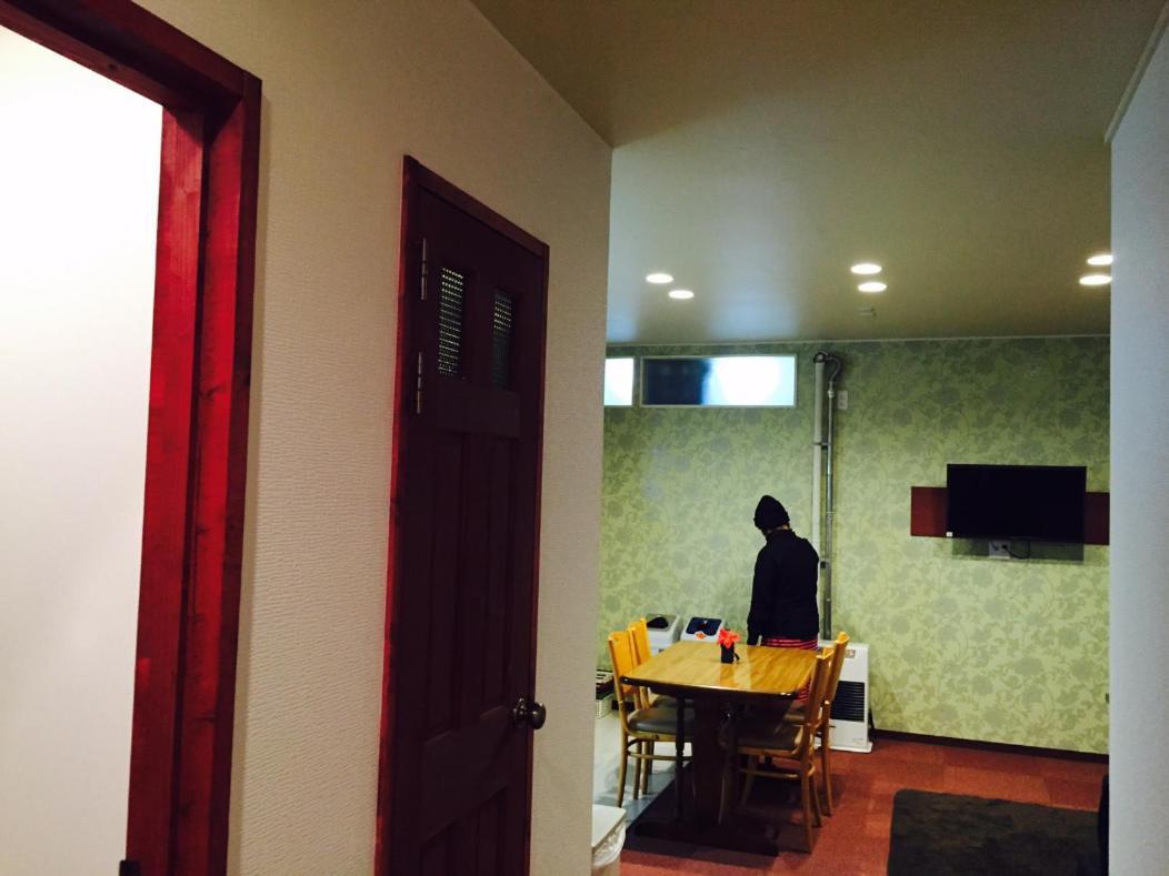 Niseko Hirafu Tsukushi Hostel Buitenkant foto